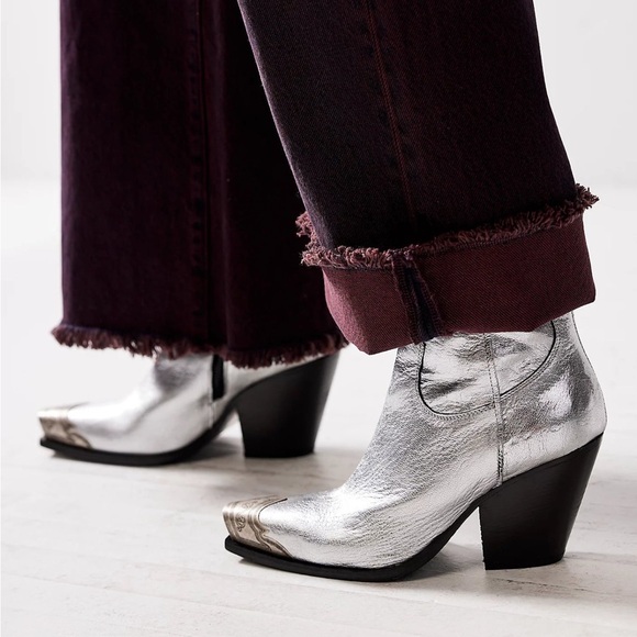New Free People Brayden Silver Western Metallic Toe Boots - Picture 2 of 10